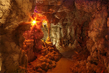 Сафари Парк в Геленджике, пещера